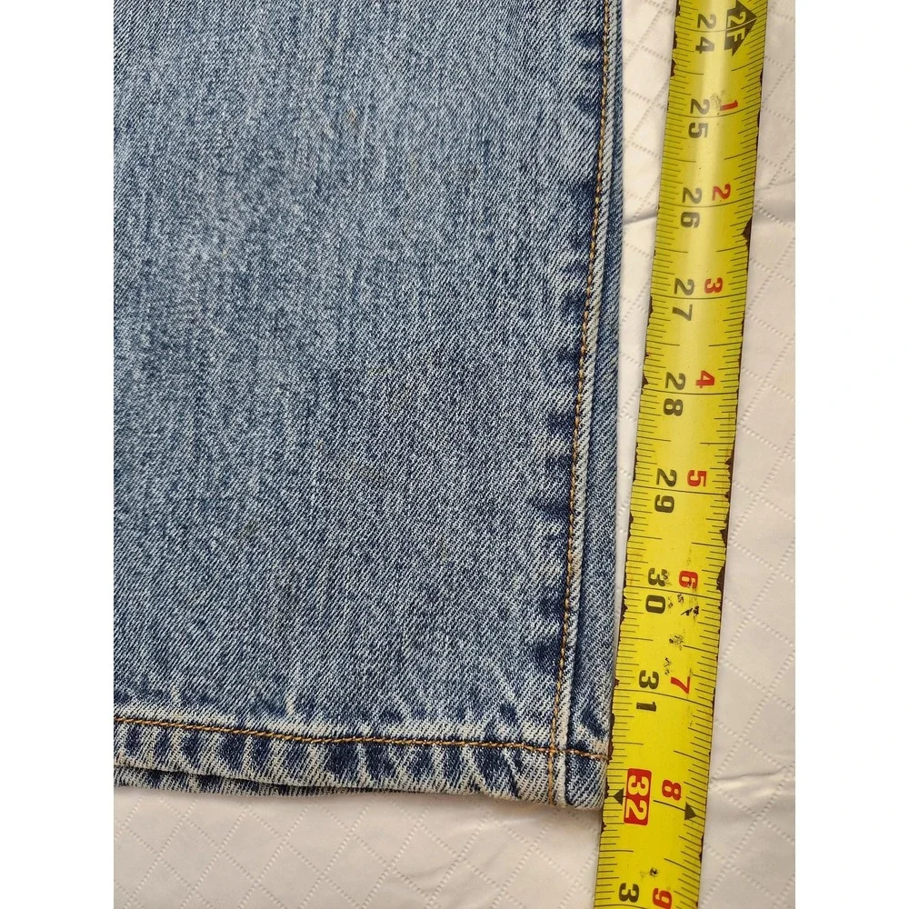 Levis 501 Jeans Mens 32x32 Blue Medium Wash Straight Leg Button Fly Denim Pants